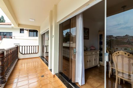 Casa à venda com 462m², 4 quartos e 6 vagasVaranda das Salas de Jantar