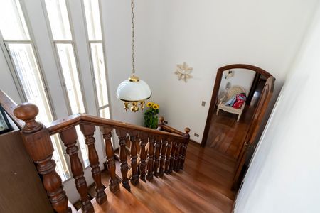 Casa à venda com 462m², 4 quartos e 6 vagasEscadas