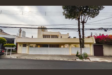 Casa à venda com 462m², 4 quartos e 6 vagasFachada