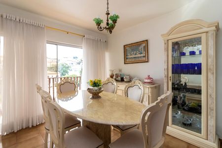 Casa à venda com 462m², 4 quartos e 6 vagasSala de Jantar 2