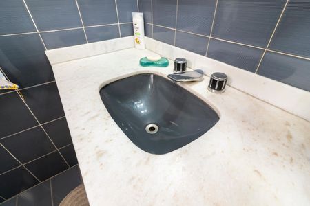 Casa à venda com 462m², 4 quartos e 6 vagasBanheiro Social