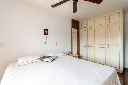 Casa à venda com 462m², 4 quartos e 6 vagasSuíte 2