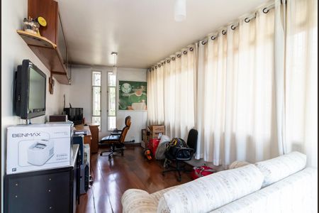 Casa à venda com 462m², 4 quartos e 6 vagasEscritório 