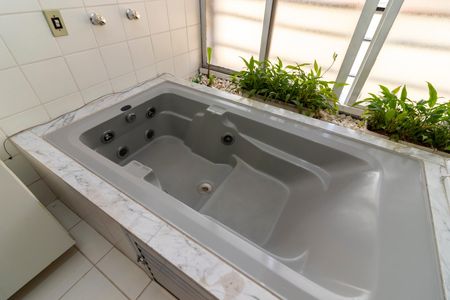 Casa à venda com 462m², 4 quartos e 6 vagasBanheiro da Suíte 1