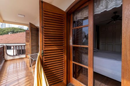 Casa à venda com 462m², 4 quartos e 6 vagasVaranda da Suíte 1