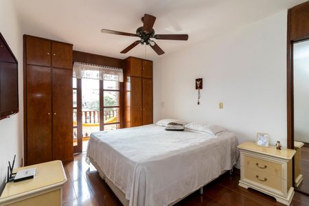 Casa à venda com 462m², 4 quartos e 6 vagasSuíte 2