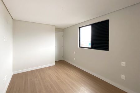 Apartamento à venda com 122m², 3 quartos e 2 vagas Apartamento à venda com 122m², 3 quartos e 2 vagasQuarto