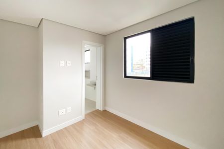 Apartamento à venda com 122m², 3 quartos e 2 vagas Apartamento à venda com 122m², 3 quartos e 2 vagasSuíte