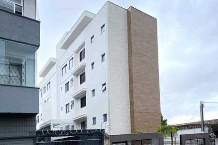 Apartamento à venda com 122m², 3 quartos e 2 vagas Apartamento à venda com 122m², 3 quartos e 2 vagasFachada