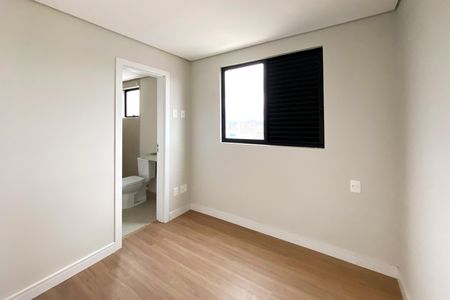 Apartamento à venda com 122m², 3 quartos e 2 vagas Apartamento à venda com 122m², 3 quartos e 2 vagasSuíte 2
