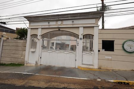 Casa de condomínio à venda com 136m², 3 quartos e 2 vagasFachada 