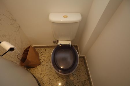 Casa de condomínio à venda com 136m², 3 quartos e 2 vagasLavabo