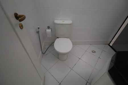 Casa de condomínio à venda com 136m², 3 quartos e 2 vagasBanheiro da Suíte