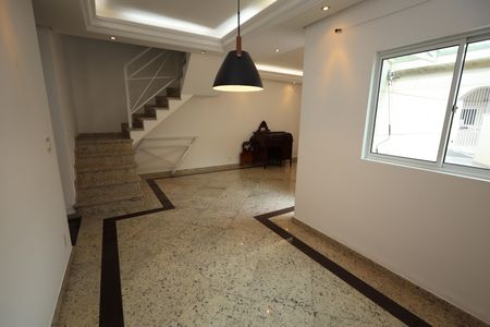 Casa de condomínio à venda com 136m², 3 quartos e 2 vagasSala