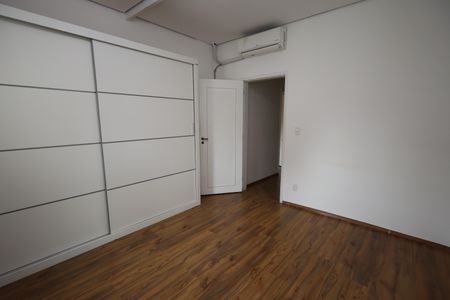 Casa de condomínio à venda com 136m², 3 quartos e 2 vagasQuarto 1