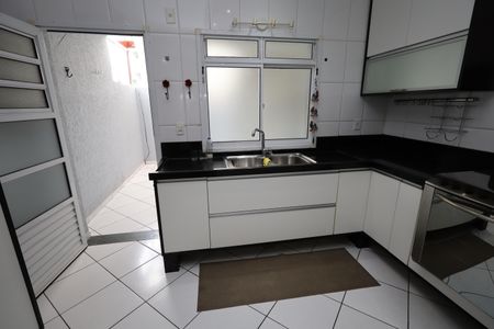 Casa de condomínio à venda com 136m², 3 quartos e 2 vagasCozinha