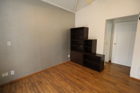 Casa de condomínio à venda com 136m², 3 quartos e 2 vagasSuíte