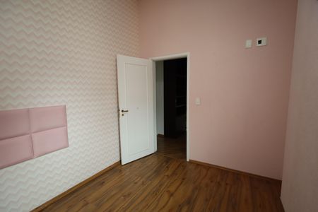 Casa de condomínio à venda com 136m², 3 quartos e 2 vagasQuarto 2