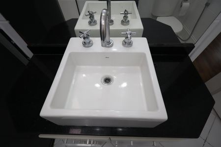 Casa de condomínio à venda com 136m², 3 quartos e 2 vagasBanheiro da Suíte