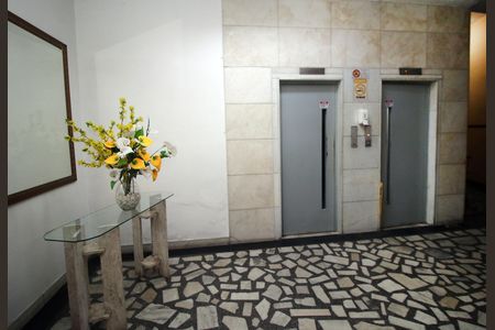 Apartamento para alugar com 79m², 2 quartos e sem vagaÁrea comum - Elevadores