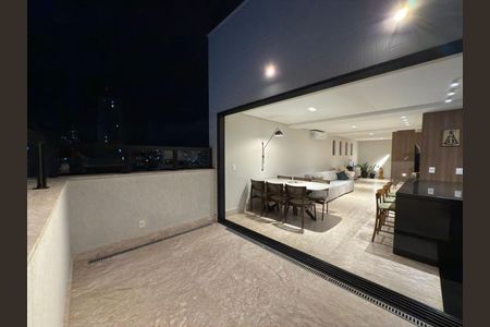 Apartamento à venda com 256m², 3 quartos e 4 vagas