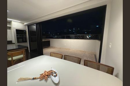 Apartamento à venda com 256m², 3 quartos e 4 vagas