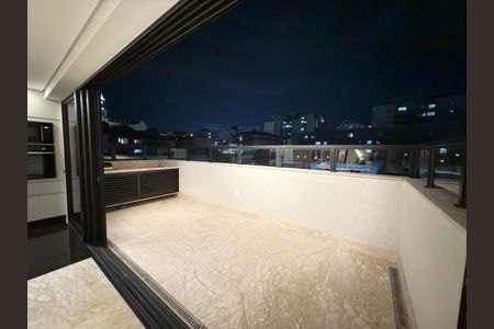 Apartamento à venda com 256m², 3 quartos e 4 vagas