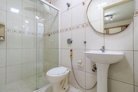 Casa de condomínio à venda com 130m², 3 quartos e 2 vagas Casa de condomínio à venda com 130m², 3 quartos e 2 vagasBanheiro da Suíte