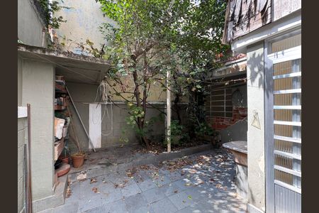 Casa à venda com 120m², 3 quartos e 2 vagasQuintal