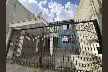 Casa à venda com 120m², 3 quartos e 2 vagasFachada