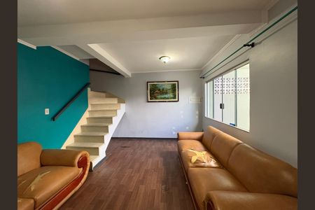 Sala de casa à venda com 3 quartos, 120m² em Vila Cruz das Almas, São Paulo