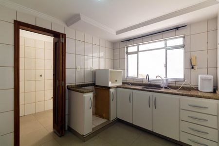 Casa para alugar com 270m², 3 quartos e 5 vagas Casa para alugar com 270m², 3 quartos e 5 vagasCozinha