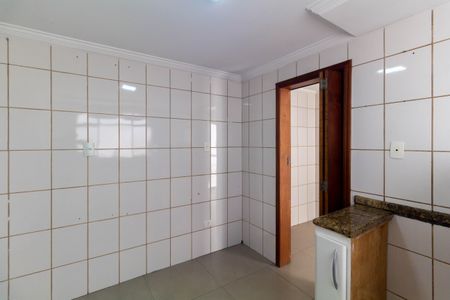Cozinha de casa para alugar com 3 quartos, 270m² em Jardim Santa Adelia, São Paulo