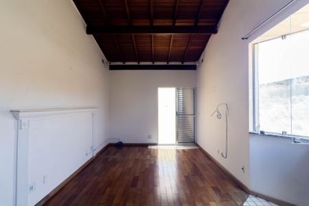 Casa para alugar com 270m², 3 quartos e 5 vagas Casa para alugar com 270m², 3 quartos e 5 vagasSuíte 3