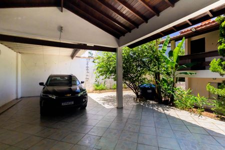 Casa para alugar com 270m², 3 quartos e 5 vagas Casa para alugar com 270m², 3 quartos e 5 vagasGaragem