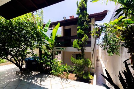 Casa para alugar com 270m², 3 quartos e 5 vagas Casa para alugar com 270m², 3 quartos e 5 vagasEntrada