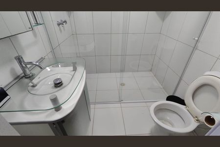 Banheiro de casa para alugar com 1 quarto, 60m² em Parque Atlântica, Ferraz de Vasconcelos