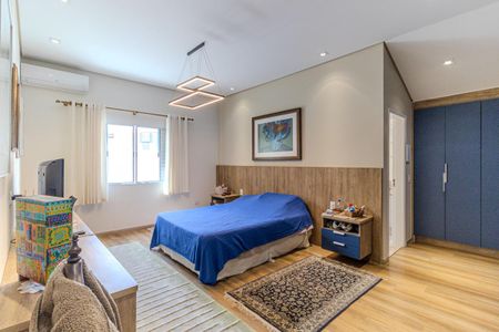 Casa à venda com 347m², 5 quartos e 6 vagasSuíte 3