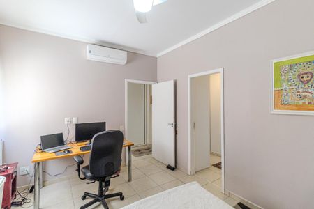 Casa à venda com 347m², 5 quartos e 6 vagasSuíte 1