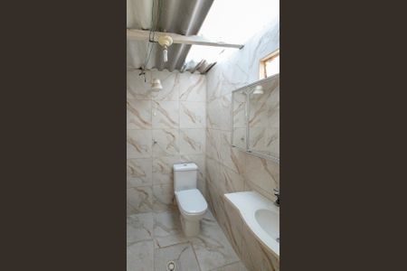 Casa à venda com 168m², 3 quartos e 2 vagasBanheiro de serviço