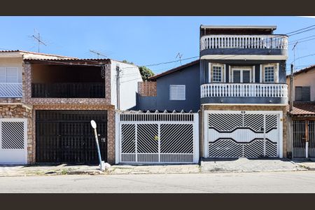 Casa à venda com 168m², 3 quartos e 2 vagasFachada