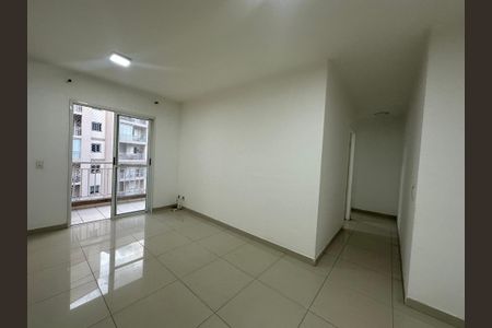 Apartamento para alugar com 72m², 2 quartos e 1 vagaSala