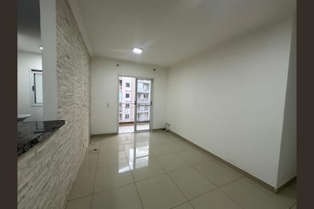Sala de apartamento para alugar com 2 quartos, 72m² em Jardim Tupanci, Barueri