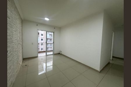 Apartamento para alugar com 72m², 2 quartos e 1 vagaSala