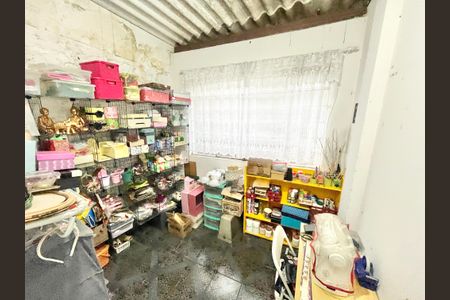 Casa à venda com 75m², 2 quartos e 1 vagaEdícula