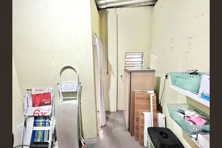 Casa à venda com 75m², 2 quartos e 1 vagaEdícula