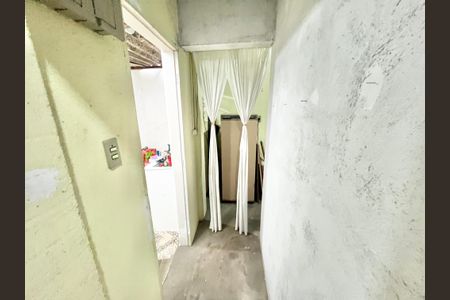 Casa à venda com 75m², 2 quartos e 1 vagaEdícula