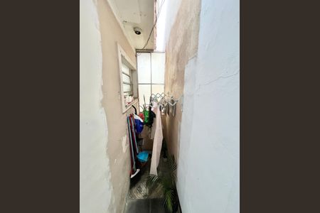 Casa à venda com 75m², 2 quartos e 1 vagaEdícula