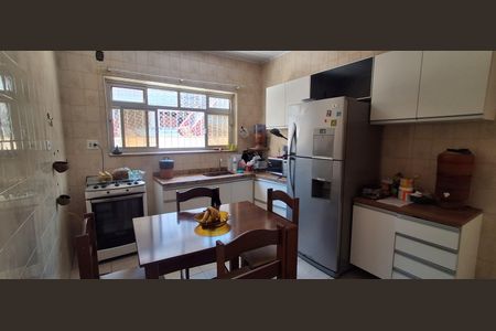 Casa à venda com 200m², 3 quartos e 3 vagasCozinha