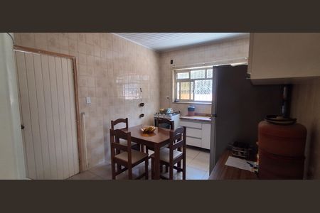 Casa à venda com 200m², 3 quartos e 3 vagasCozinha